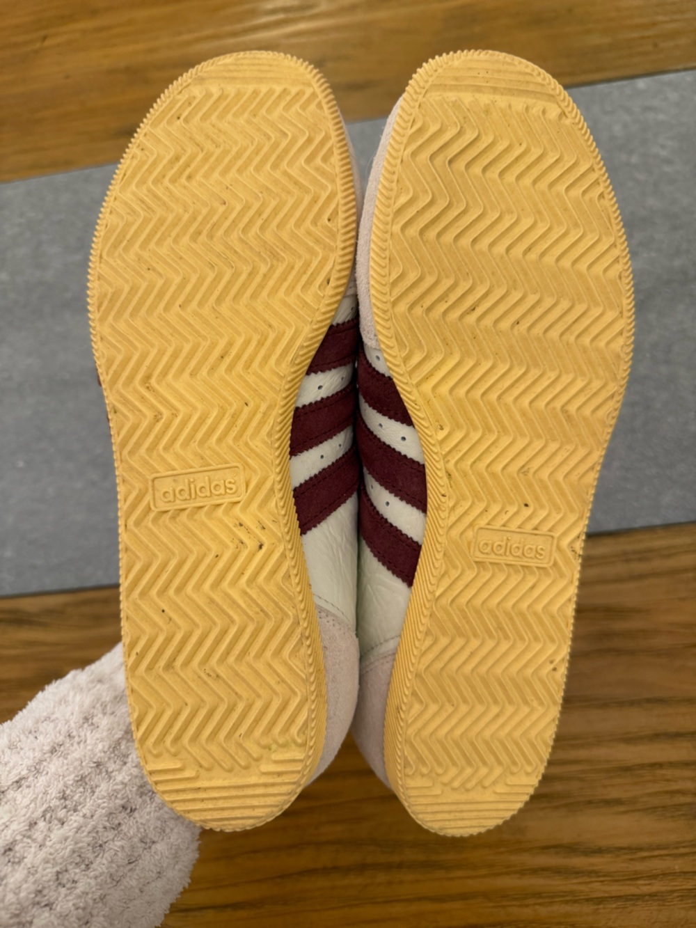 adidas Originals Japan VH Sneakers Off White Shadow Red Women’s Size 8.5 - Picture 9 of 10